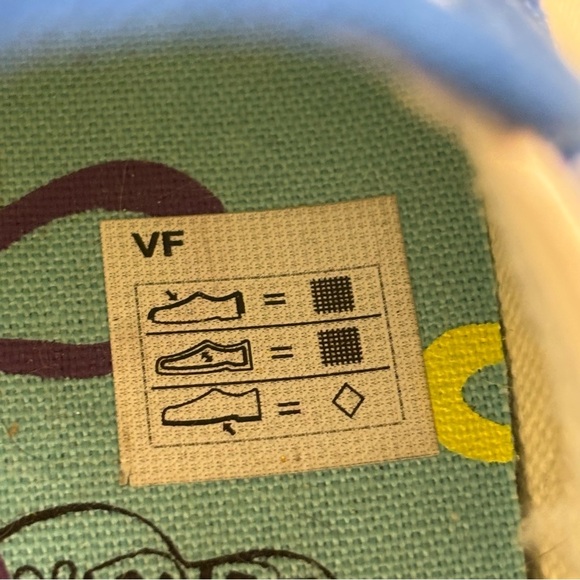 VANS Sponge Bob Square Pants Sz 6 Women 4.5 Men Aloha Bob Slip On Loafers - Picture 9 of 10